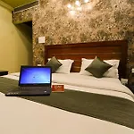 Oyo Rooms Ip Mall Sigra