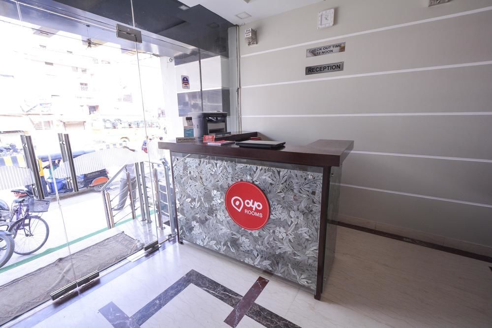 Oyo Ip Mall Sigra 3*