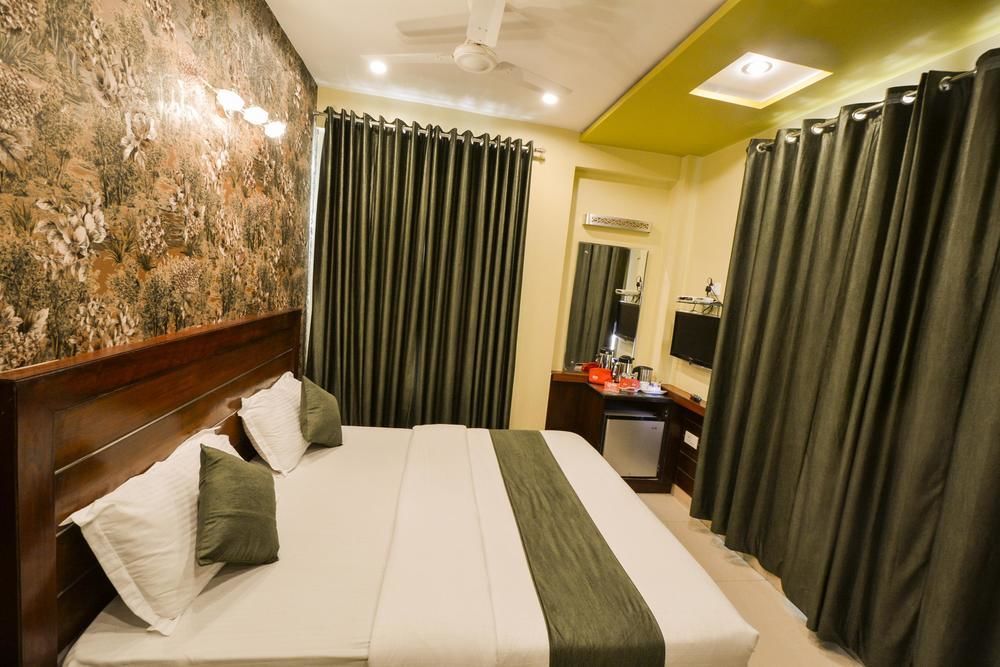 Hotel Oyo Ip Mall Sigra 3*
